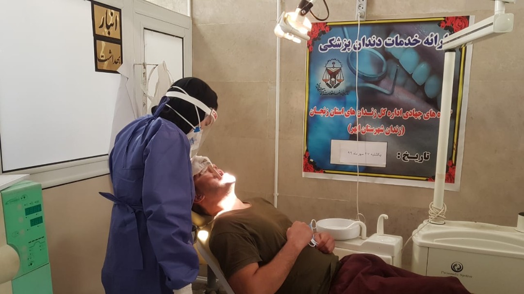 ویزیت رایگان زندانیان ابهری توسط کاروان سلامت هلالاحمر